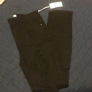NWT women’s Black Distress jeans